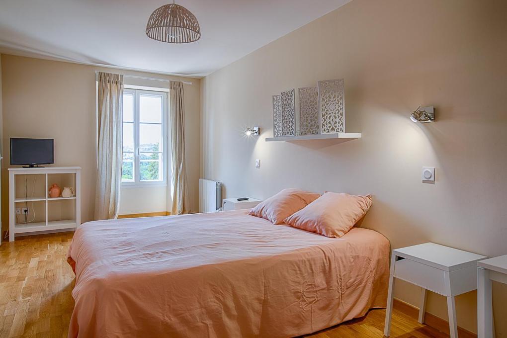 La Maison D'Hana Saint-Bonnet-de-Valclerieux Luaran gambar